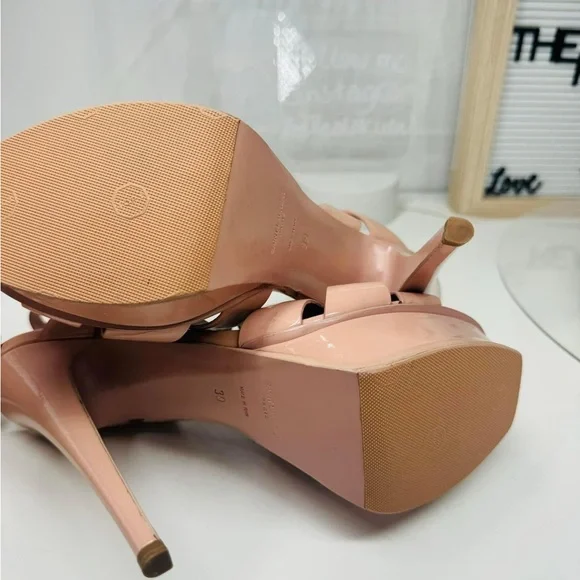 Yves Saint Laurent - Picture 10 of 10